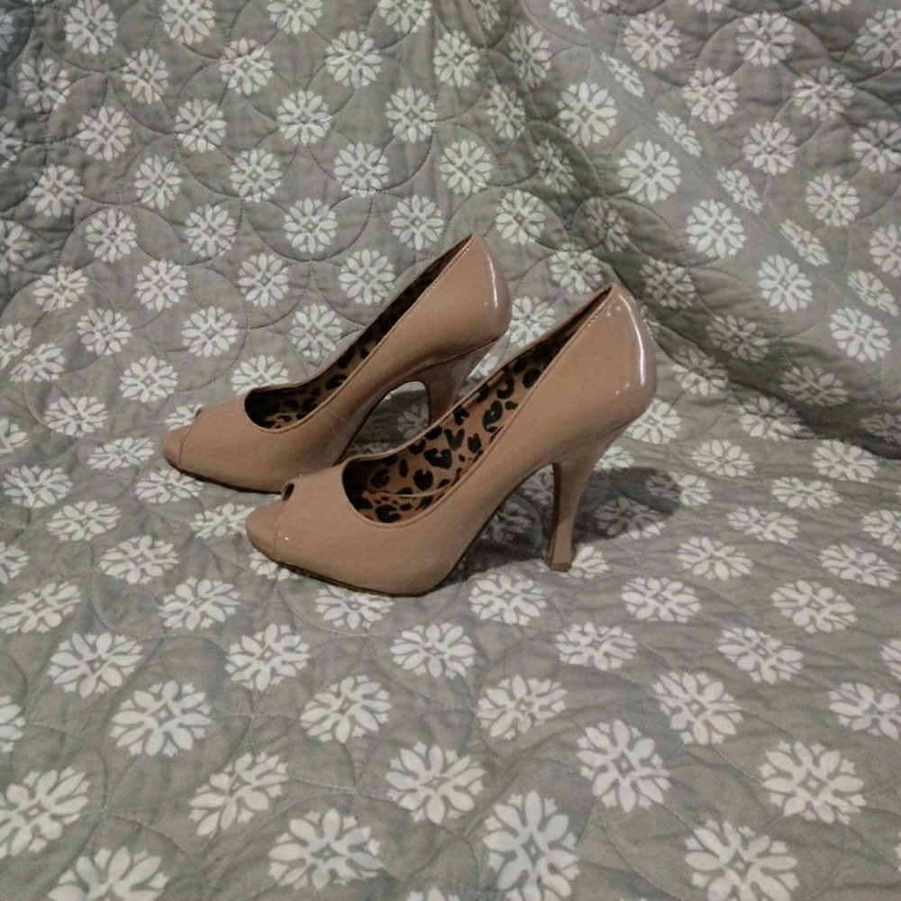 Jessica Simpson Ginger Peep Toe Pumps